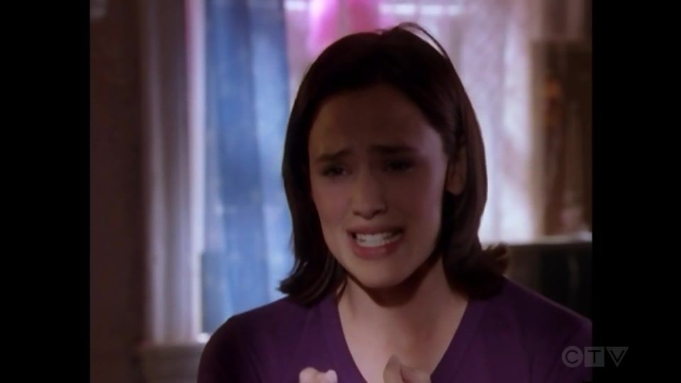 1x01-The-Time-She-Came-to-New-York-111.jpg
