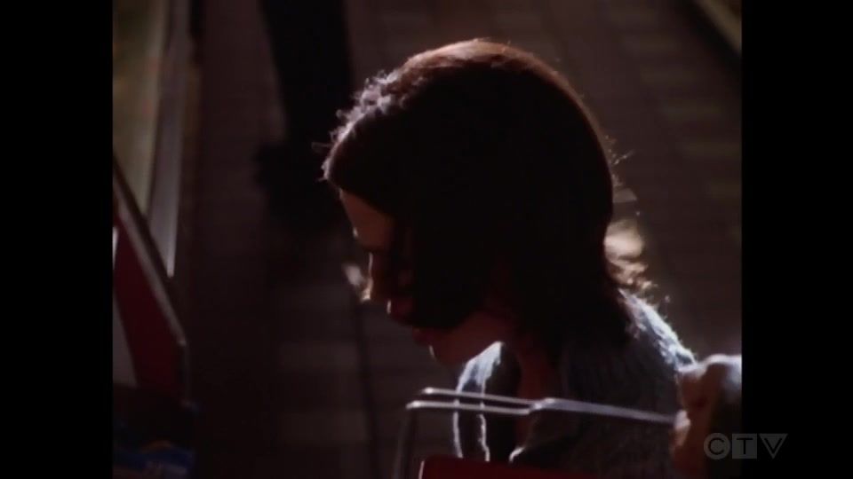 1x01-The-Time-She-Came-to-New-York-130.jpg 1x01-The-Time-She-Came-to-New-York-130.jpg