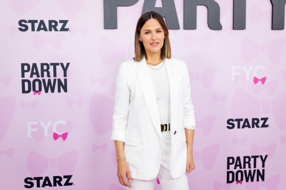 Click to view full size image
==============
June-03-_Party_Down-Season-3-FYC-Event-Red-Carpet-036.jpg June-03-_Party_Down-Season-3-FYC-Event-Red-Carpet-036.jpg