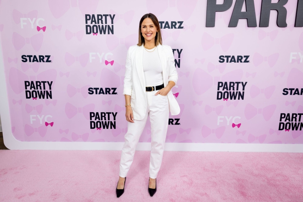 Click to view full size image
==============
June-03-_Party_Down-Season-3-FYC-Event-Red-Carpet-040.jpg June-03-_Party_Down-Season-3-FYC-Event-Red-Carpet-040.jpg