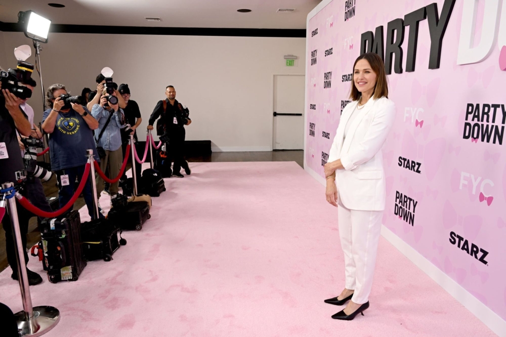 Click to view full size image
==============
June-03-_Party_Down-Season-3-FYC-Event-Red-Carpet-051.jpg June-03-_Party_Down-Season-3-FYC-Event-Red-Carpet-051.jpg