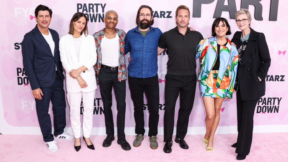 Click to view full size image
==============
June-03-_Party_Down-Season-3-FYC-Event-Red-Carpet-239.jpg June-03-_Party_Down-Season-3-FYC-Event-Red-Carpet-239.jpg