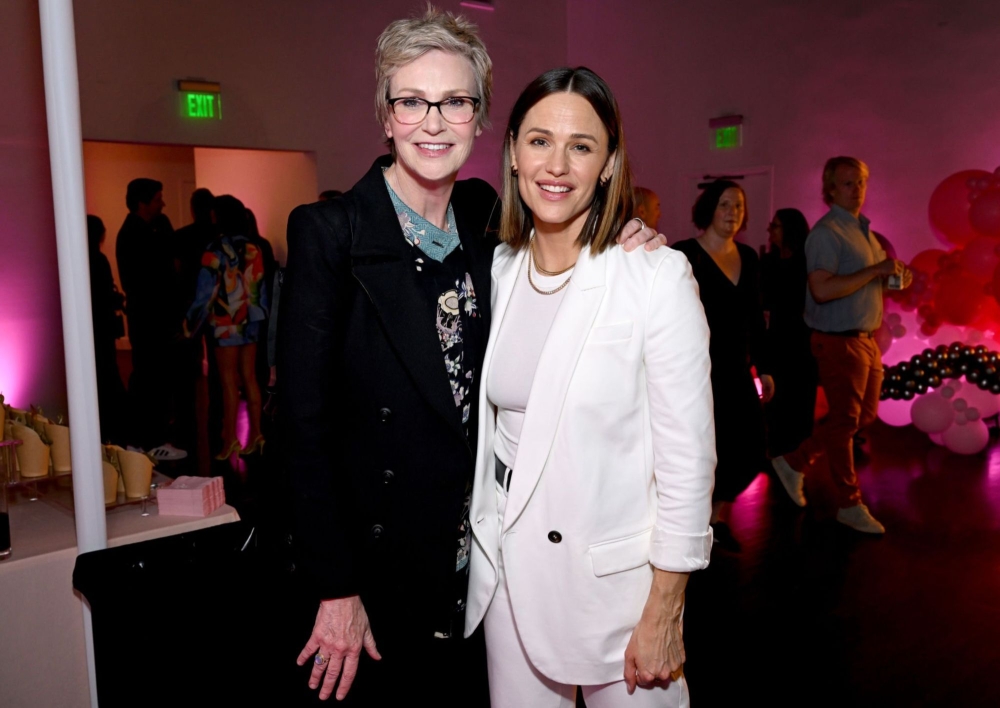 Click to view full size image
==============
June-03-_Party_Down-Season-3-FYC-Event-After-Party-01.jpg June-03-_Party_Down-Season-3-FYC-Event-After-Party-01.jpg