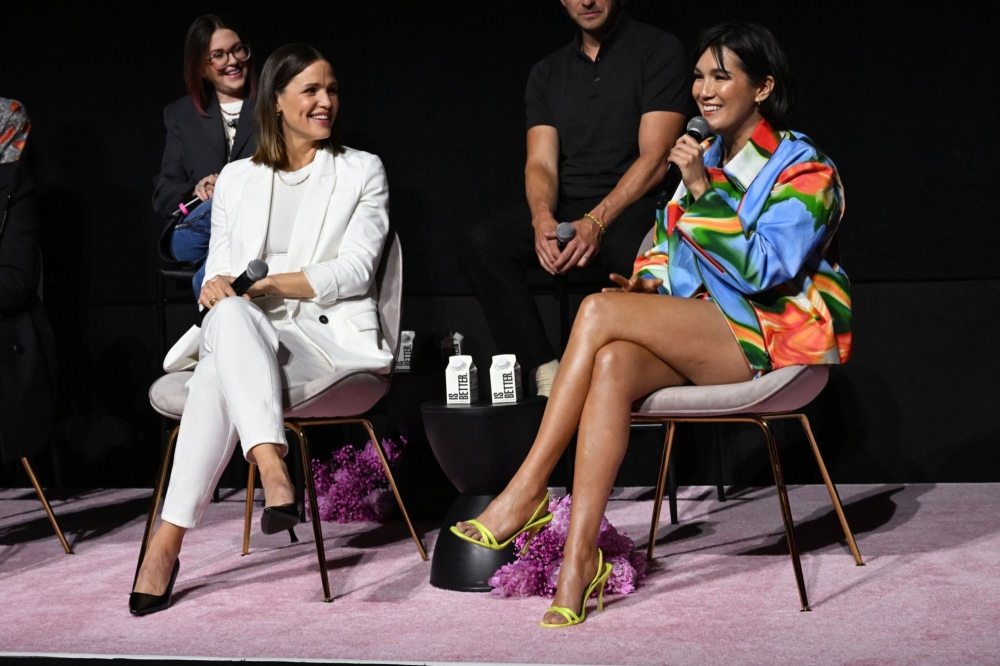 Click to view full size image
==============
June-03-_Party_Down-Season-3-FYC-Event-Q-and-E-08.jpg June-03-_Party_Down-Season-3-FYC-Event-Q-and-E-08.jpg