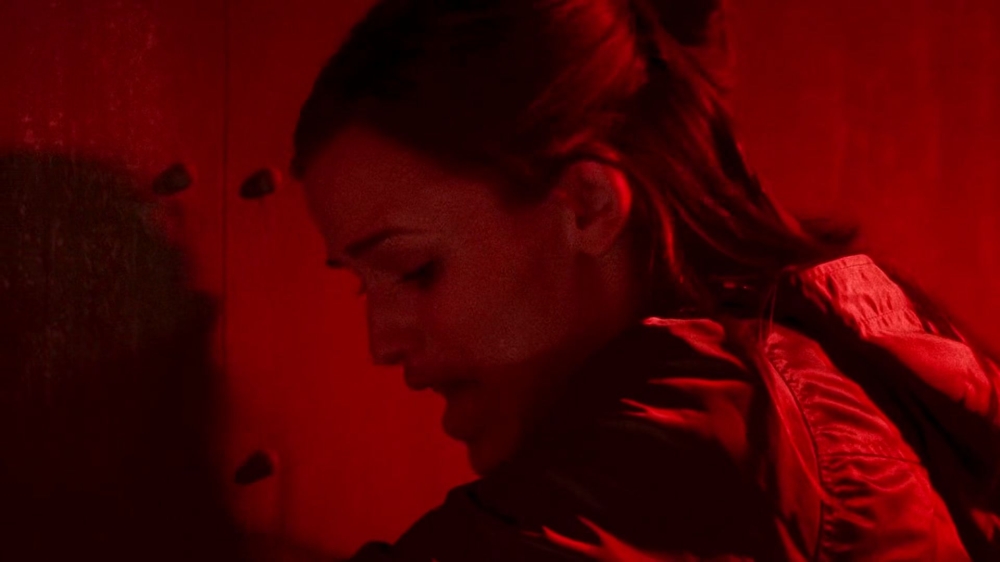 Click to view full size image
==============
4x14-Nightingale-291.jpg 4x14-Nightingale-291.jpg