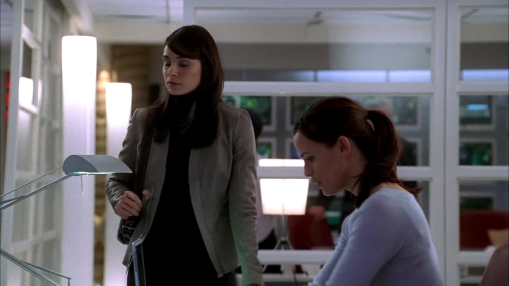 4x15-Pandora-051.jpg