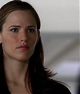 4x15-Pandora-005.jpg