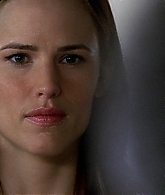 4x15-Pandora-007.jpg