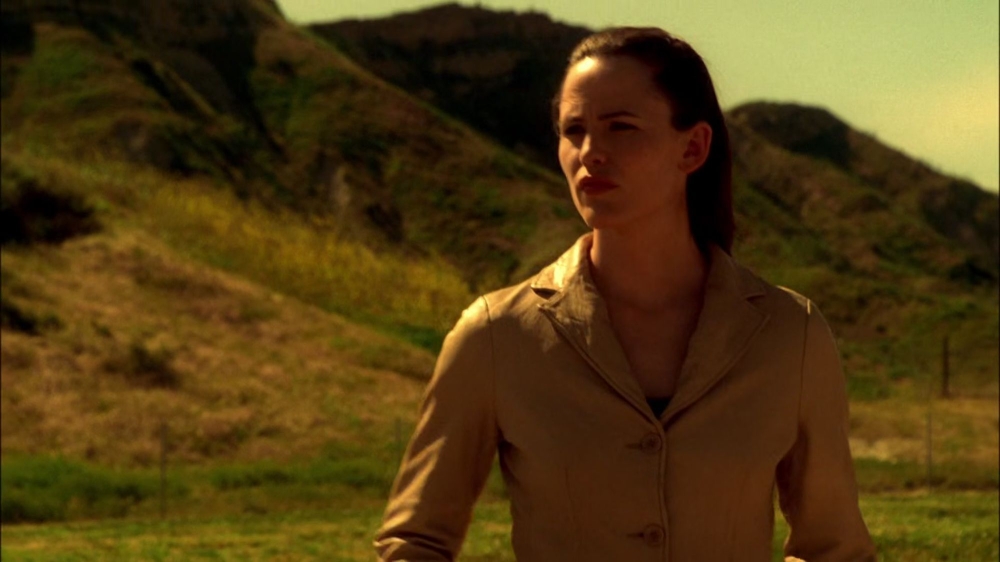 4x20-The-Descent-102.jpg