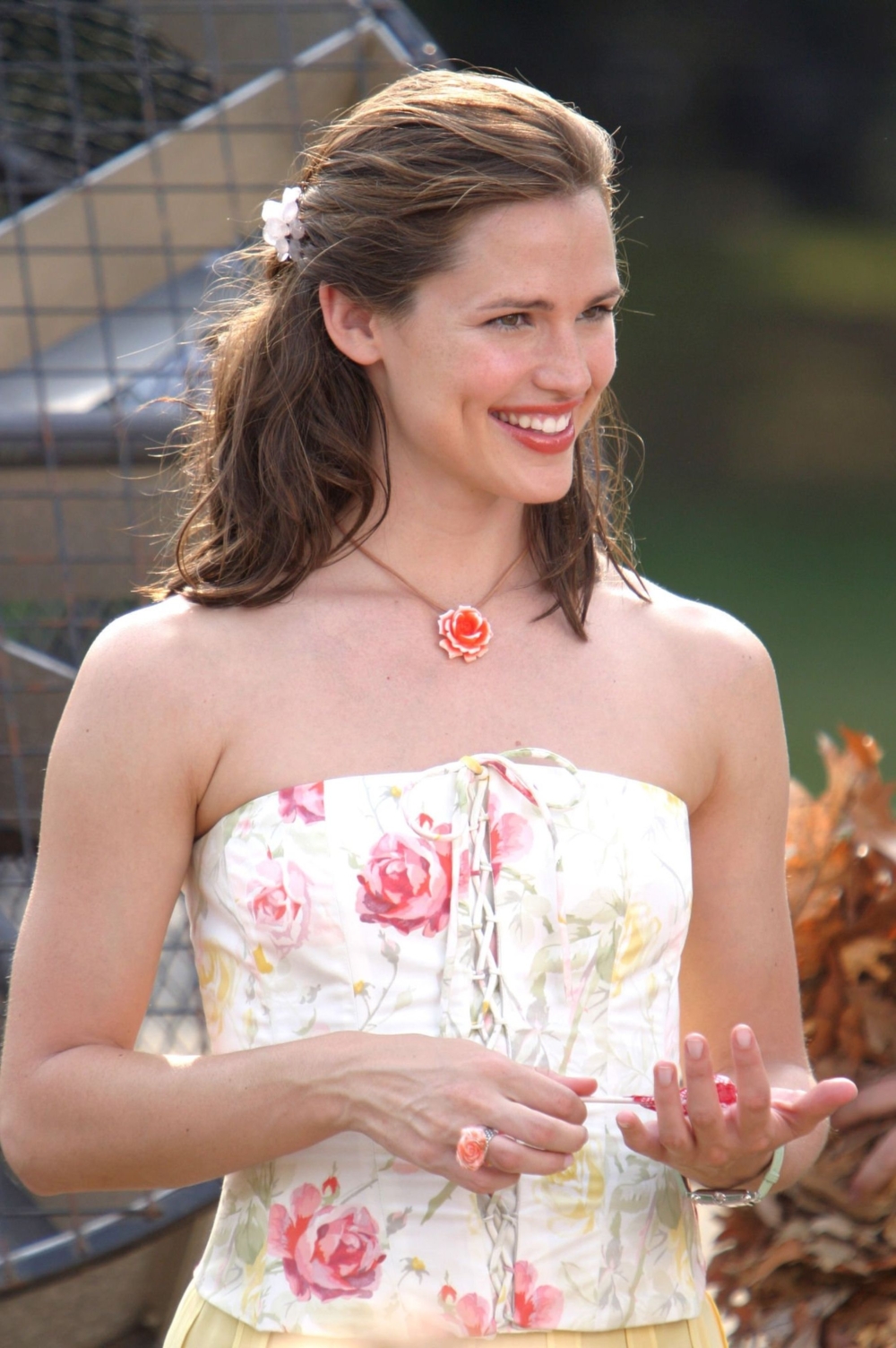 Click to view full size image
==============
On-Set-30-June-Thirteen-Going-on-Thirty-01.jpg On-Set-30-June-Thirteen-Going-on-Thirty-01.jpg