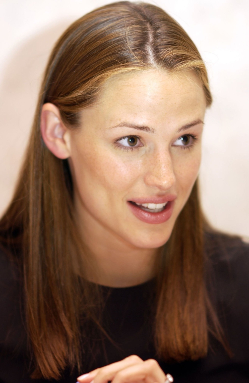 Click to view full size image
==============
27-09-Alias-Press-Conference-10~0.jpg 27-09-Alias-Press-Conference-10~0.jpg
