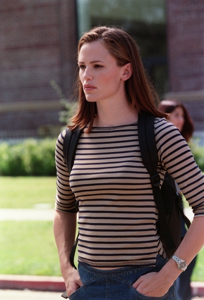 Click to view full size image
==============
Alias_1x03_Stills_28329.jpg Alias_1x03_Stills_28329.jpg