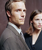 Alias_S1_Promoshoot_Set002_28229.jpg