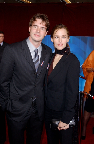 _53rdAnnualPrimetimeEmmyAwards_November_2001_Arrivals_28529.jpg