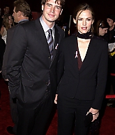 _53rdAnnualPrimetimeEmmyAwards_November_2001_Arrivals_28429.jpg