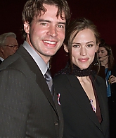 _53rdAnnualPrimetimeEmmyAwards_November_2001_Arrivals_28729.jpg