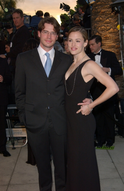Click to view full size image
==============
VanityFairOscarParty_2002_28929.jpg VanityFairOscarParty_2002_28929.jpg