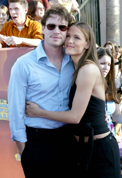 Click to view full size image
==============
2002MTVMovieAwards_2002_283929.jpg 2002MTVMovieAwards_2002_283929.jpg