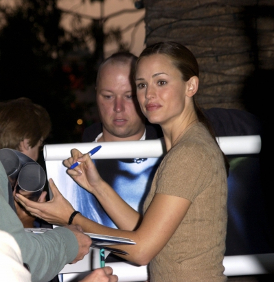 Click to view full size image
==============
_BehindScenes_Alias_Discussion_Outside_2002_28329.jpg _BehindScenes_Alias_Discussion_Outside_2002_28329.jpg