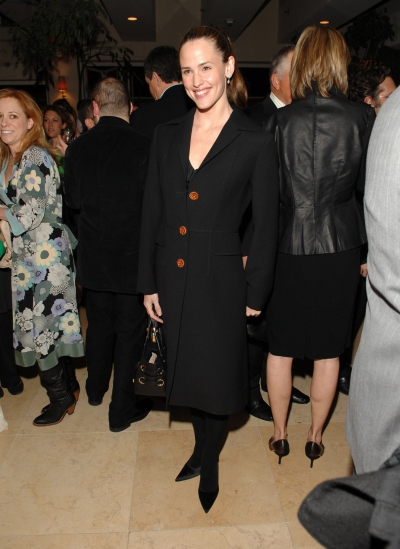 Click to view full size image
==============
CatchMeIfYouCanPremiere_AfterParty_2002_28529.jpg CatchMeIfYouCanPremiere_AfterParty_2002_28529.jpg