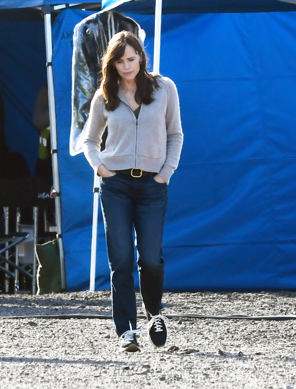 jengarneronline_lastthing_setfeb25_281029.jpg