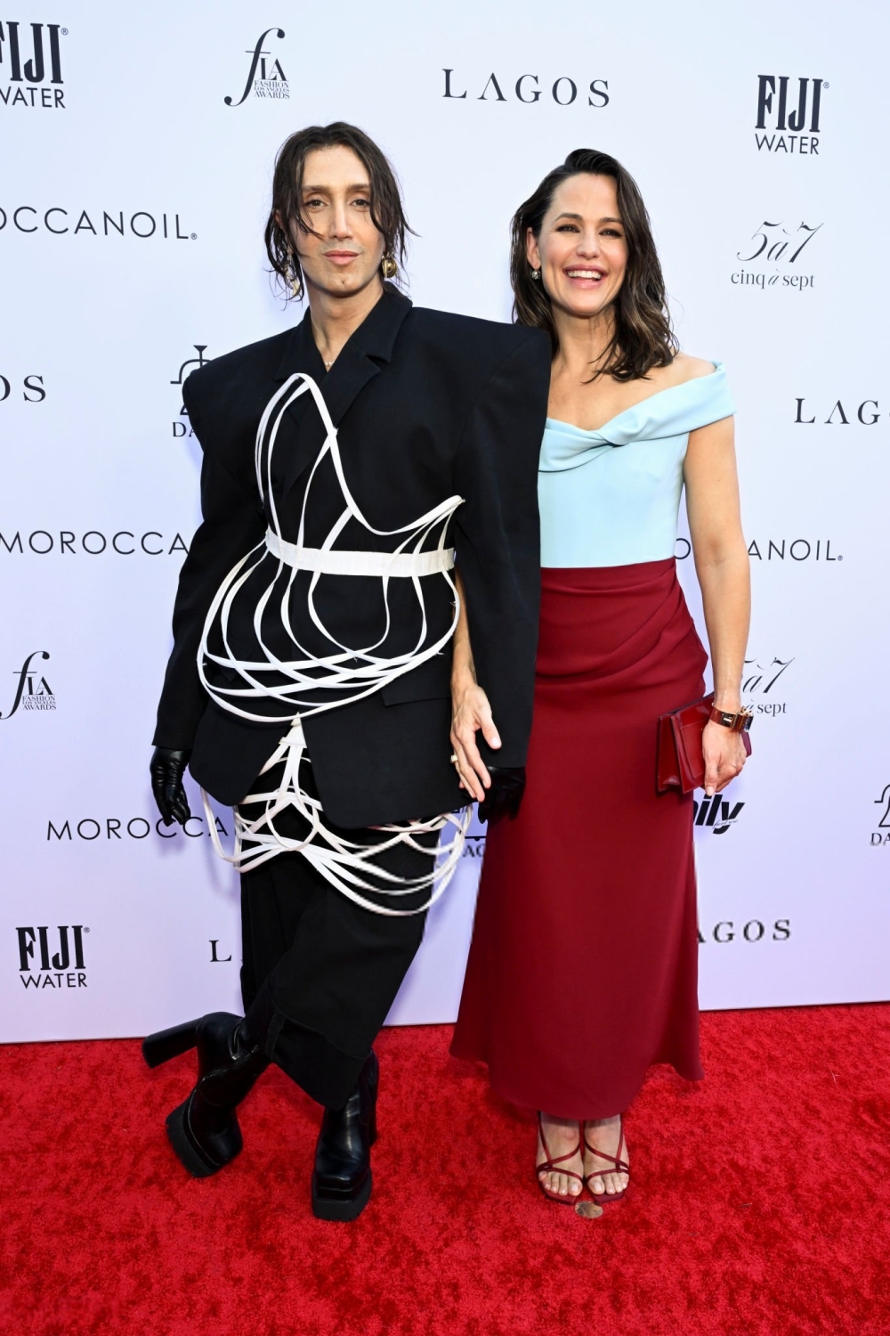 Click to view full size image
==============
jengarneronline_dailyfrontrowawards_redcarpet_283529.jpg jengarneronline_dailyfrontrowawards_redcarpet_283529.jpg