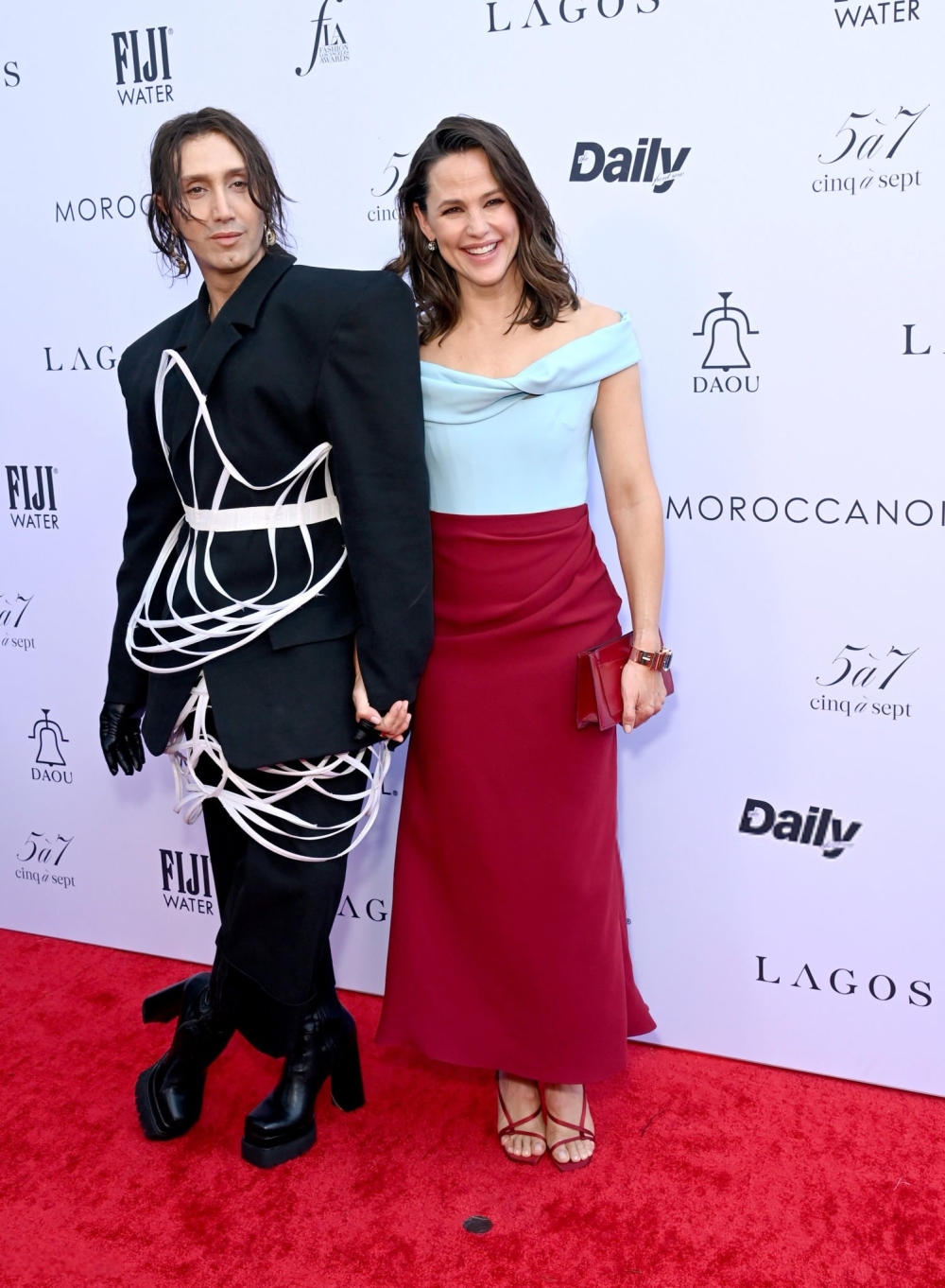 jengarneronline_dailyfrontrowawards_redcarpet_283729.jpg