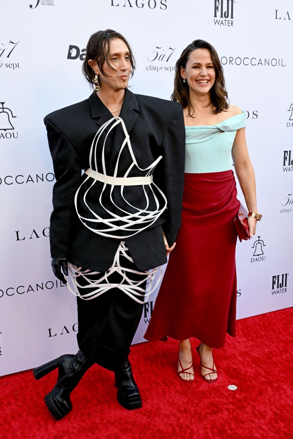 jengarneronline_dailyfrontrowawards_redcarpet_284629.jpg