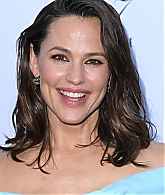 Filename=jengarneronline_dailyfrontrowawards_redcarpet_282329.jpg
Filesize=984KiB
Dimensions=1469x2048
Date added=May 11, 2025 jengarneronline_dailyfrontrowawards_redcarpet_282329.jpg