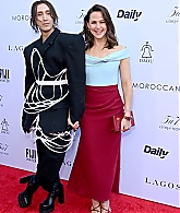 Filename=jengarneronline_dailyfrontrowawards_redcarpet_283629.jpg
Filesize=895KiB
Dimensions=1479x2048
Date added=May 11, 2025 jengarneronline_dailyfrontrowawards_redcarpet_283629.jpg