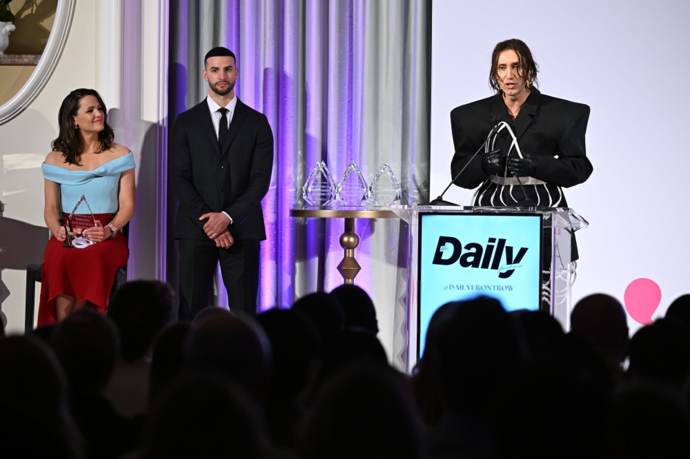 jengarneronline_dailyfrontrowawards_show_28429.jpg