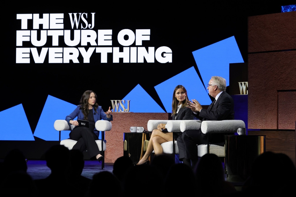 JGO_WSJsFutureEverything_Panel25_282529.jpg